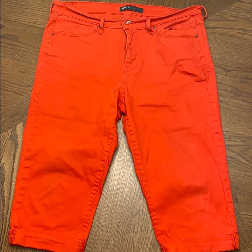 🌴Woman’s Levi’s capris